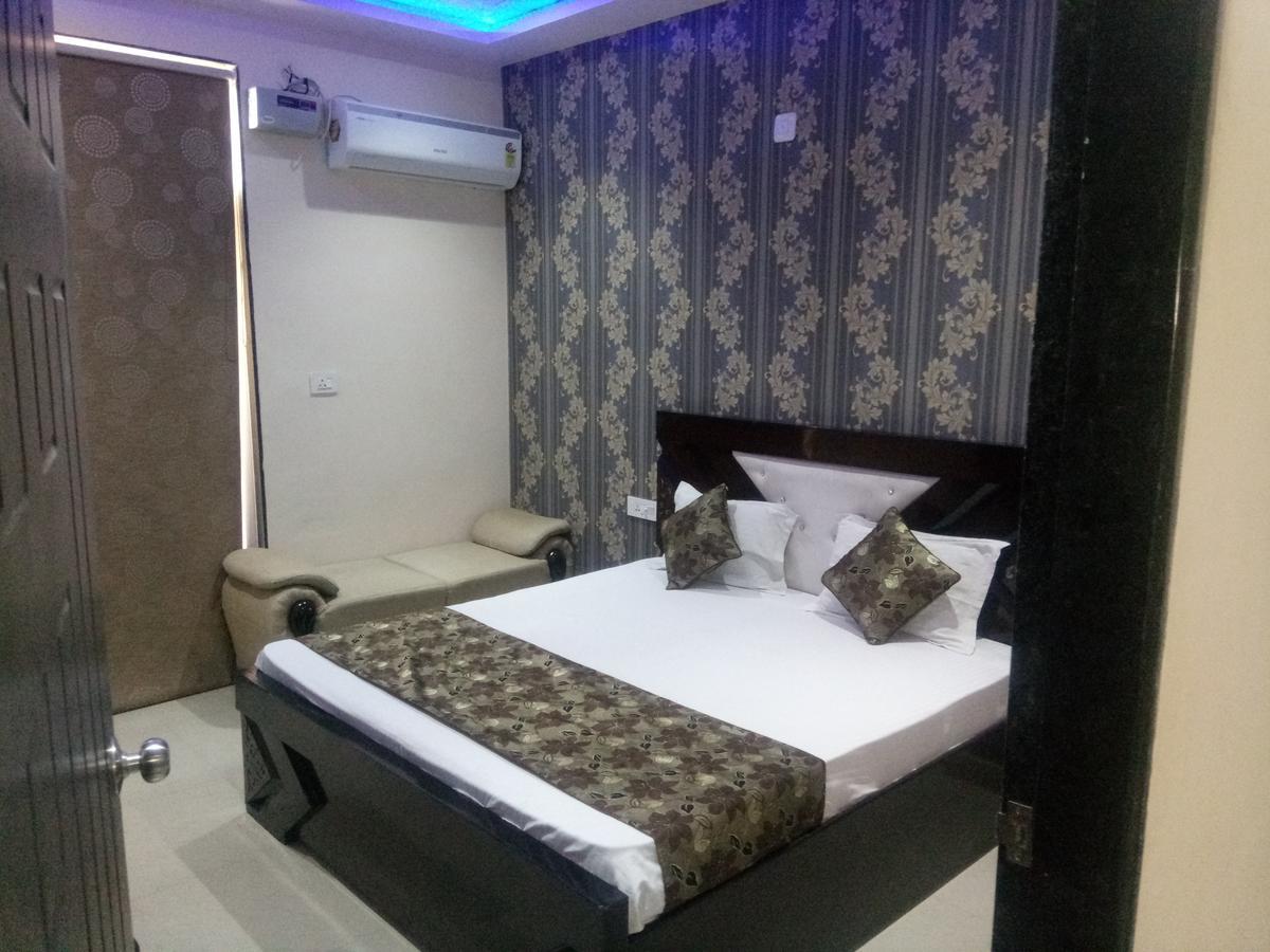Anamsa Residency Hotel Vrindavan Exterior photo