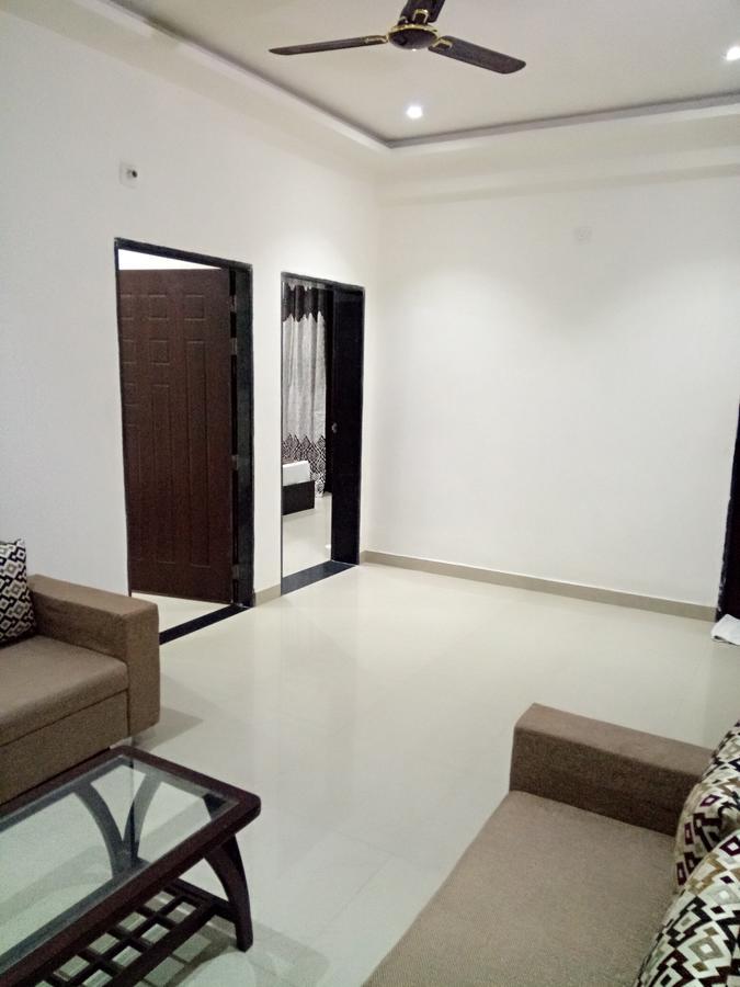 Anamsa Residency Hotel Vrindavan Exterior photo